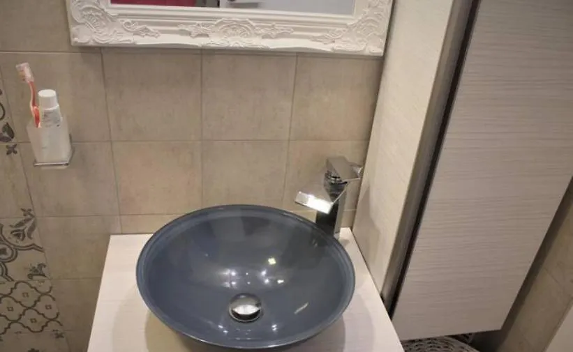 Academia Hotel Cremona Guest house